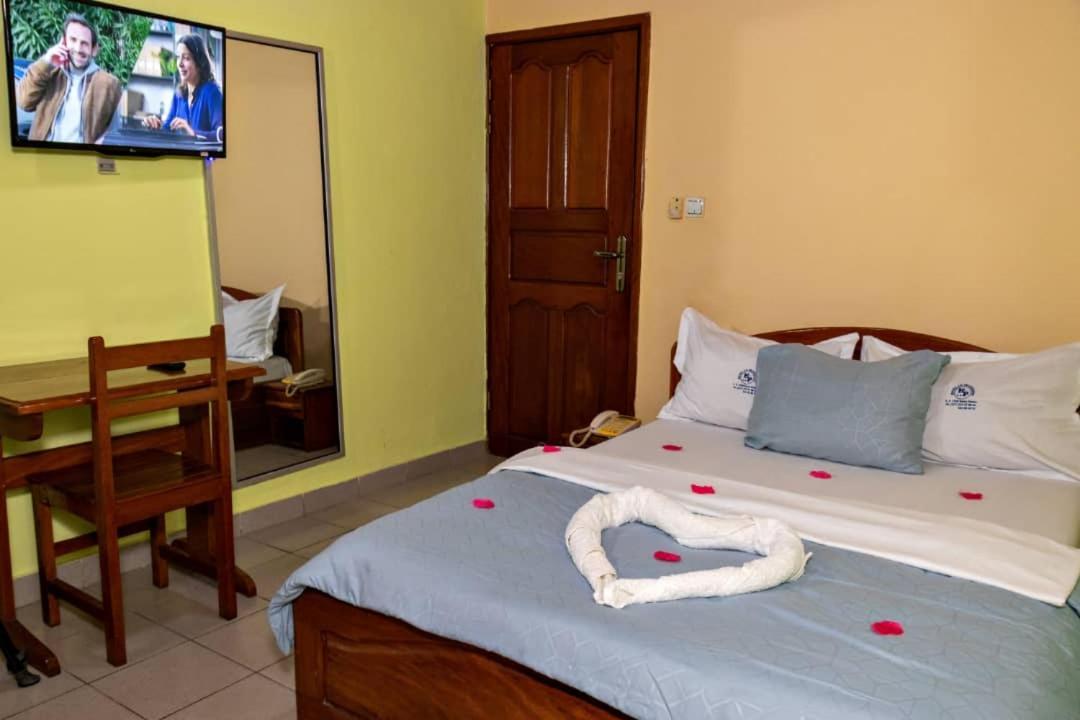 Hotel Le Printemps Douala Exterior foto